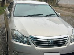 Photo of the vehicle Toyota Crown