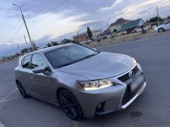 Photo of the vehicle Lexus CT