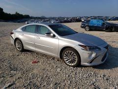 Photo of the vehicle Lexus ES