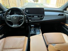 Photo of the vehicle Lexus ES