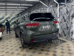 Photo of the vehicle Toyota Highlander