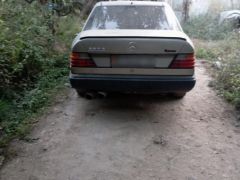 Сүрөт унаа Mercedes-Benz W124