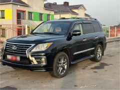 Photo of the vehicle Lexus LX