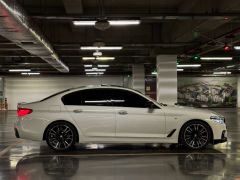 Photo of the vehicle BMW 5 Series