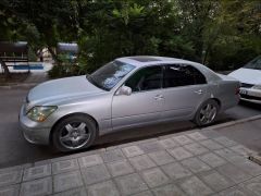 Photo of the vehicle Lexus LS