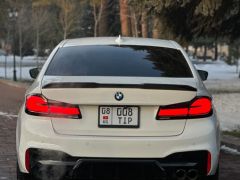 Photo of the vehicle BMW 5 Series