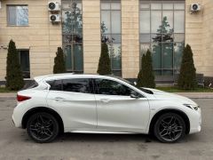 Photo of the vehicle Infiniti Q30