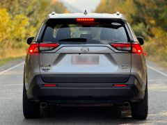 Сүрөт унаа Toyota RAV4