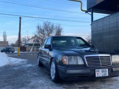 Сүрөт унаа Mercedes-Benz W124