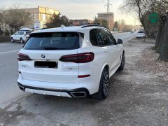 Photo of the vehicle BMW X5