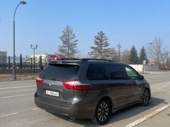 Фото авто Toyota Sienna