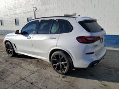 Photo of the vehicle BMW X5