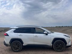 Сүрөт унаа Toyota RAV4