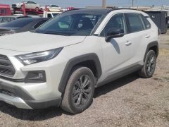 Сүрөт унаа Toyota RAV4