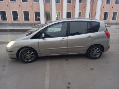 Фото авто Toyota Corolla Verso