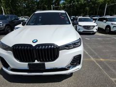 Photo of the vehicle BMW X7