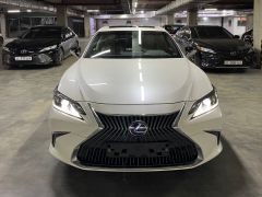 Photo of the vehicle Lexus ES