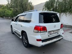 Photo of the vehicle Lexus LX