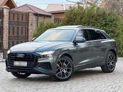 Photo of the vehicle Audi Q8