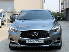 Сүрөт унаа Infiniti Q30