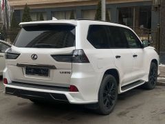 Photo of the vehicle Lexus LX