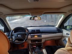 Photo of the vehicle BMW X5