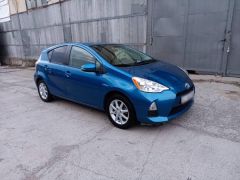 Сүрөт унаа Toyota Prius c