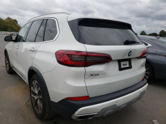 Photo of the vehicle BMW X5