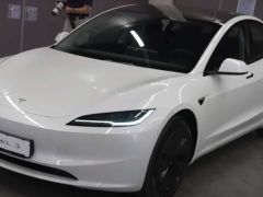 Photo of the vehicle Tesla Model 3