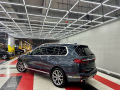 Photo of the vehicle BMW X7