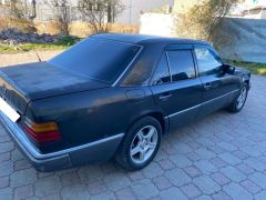 Сүрөт унаа Mercedes-Benz W124