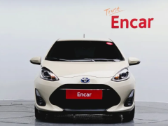 Сүрөт унаа Toyota Prius c