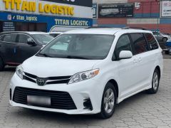 Фото авто Toyota Sienna