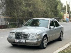 Сүрөт унаа Mercedes-Benz W124