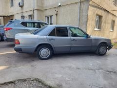 Сүрөт унаа Mercedes-Benz W124