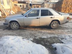 Сүрөт унаа Mercedes-Benz W124