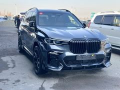 Photo of the vehicle BMW X7