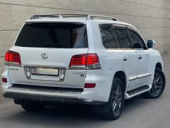 Photo of the vehicle Lexus LX