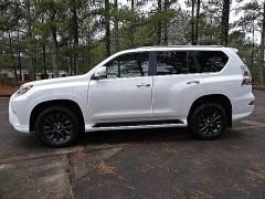 Photo of the vehicle Lexus GX