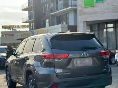 Photo of the vehicle Toyota Highlander