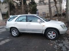 Сүрөт унаа Toyota Harrier