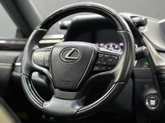 Photo of the vehicle Lexus ES