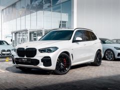 Photo of the vehicle BMW X5