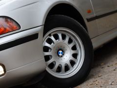 Photo of the vehicle BMW 5 Series