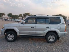 Сүрөт унаа Toyota Land Cruiser Prado