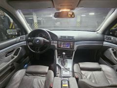 Photo of the vehicle BMW 5 Series