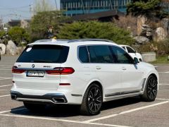 Photo of the vehicle BMW X7