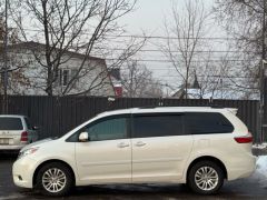 Фото авто Toyota Sienna