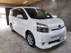 Photo of the vehicle Toyota Voxy