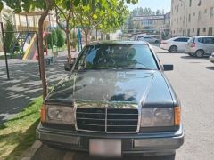 Сүрөт унаа Mercedes-Benz W124